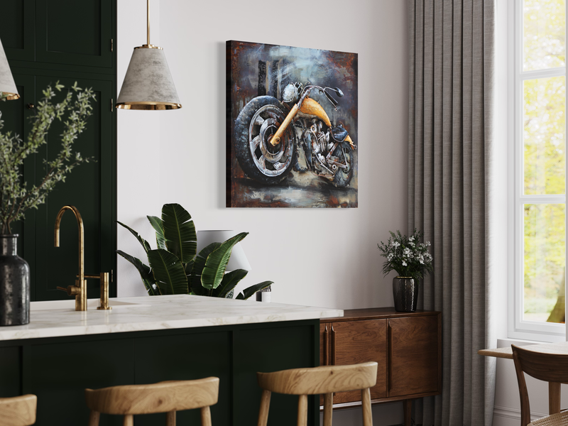 En plåttavla med en motorcykel
