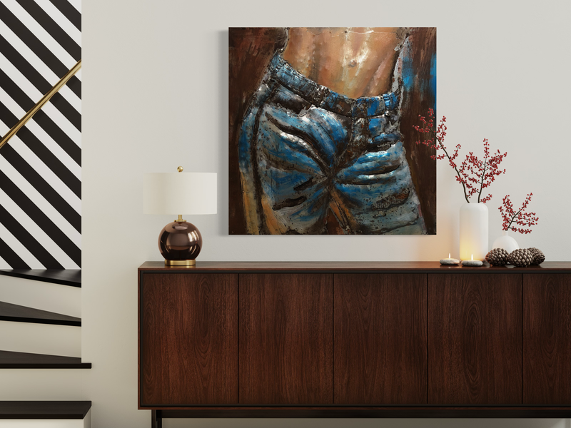 Et bilde med en kvinne i jeans